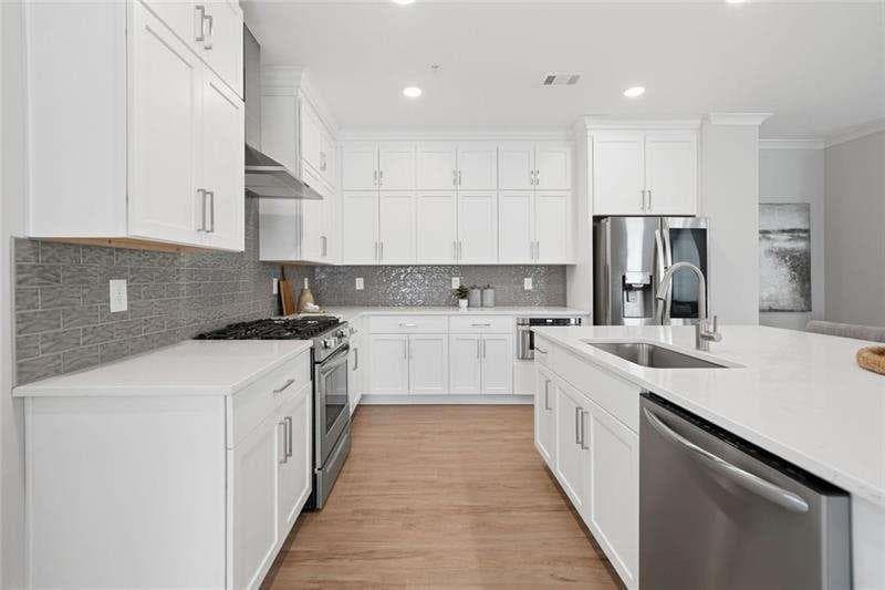 3 bedroom, 4 bathroom, 3,044 sq ft townhouse for sale at 228 Retreat Lane, Canton, GA 30114 — photo 8