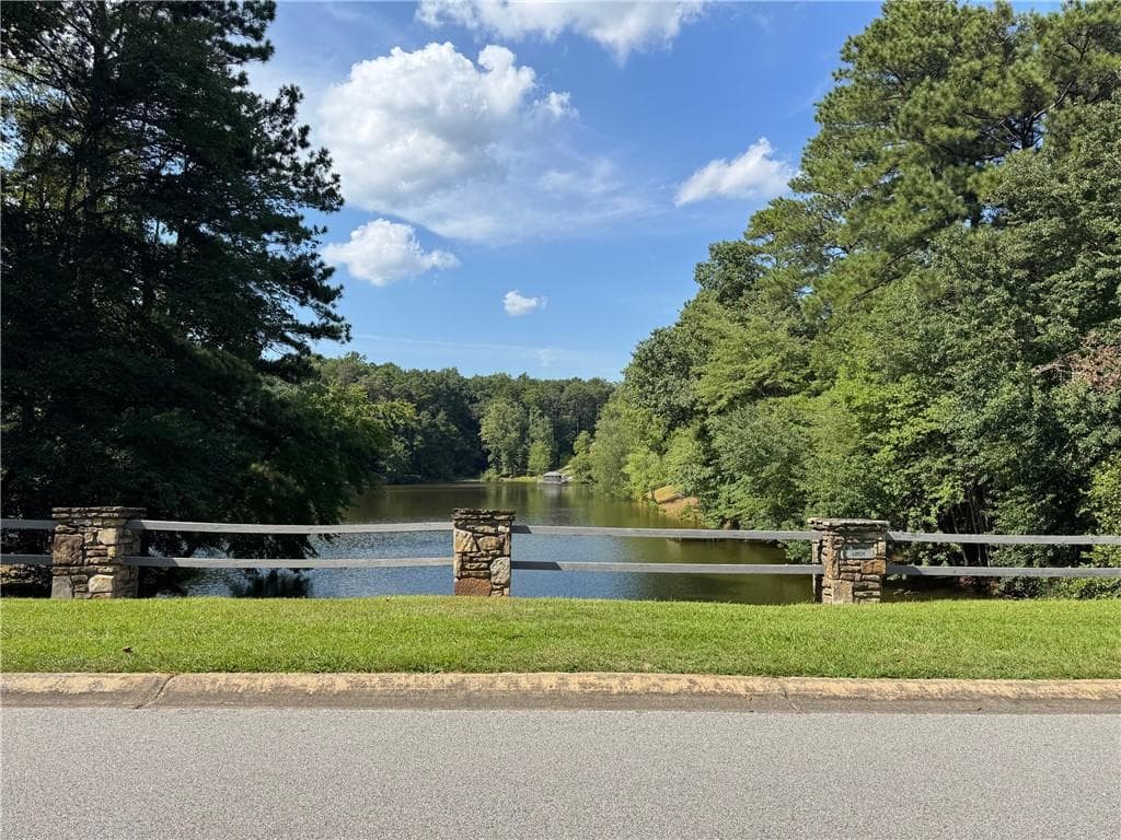 5 bedroom, 5 bathroom, 6,208 sq ft single family residence under contract at 3410 Donegal Way, Snellville, GA 30039 — photo 3