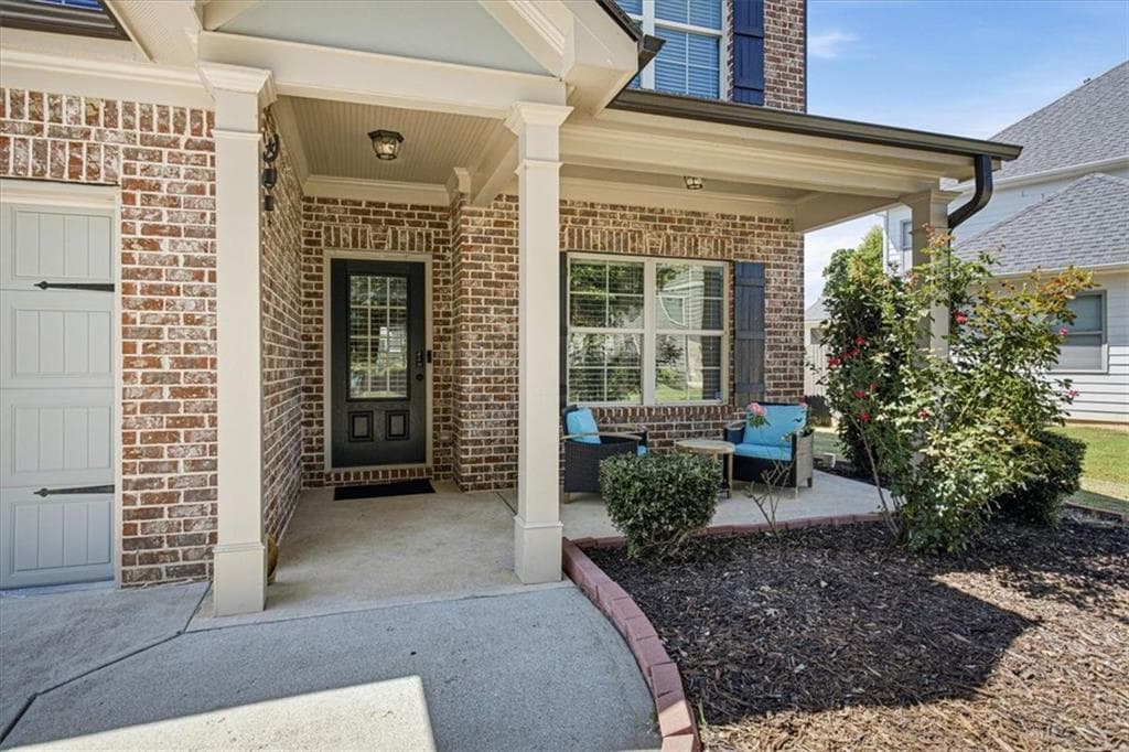 5 bedroom, 3 bathroom, 3,173 sq ft single family residence for sale at 4220 Standing Rock Way, Cumming, GA 30028 — photo 3