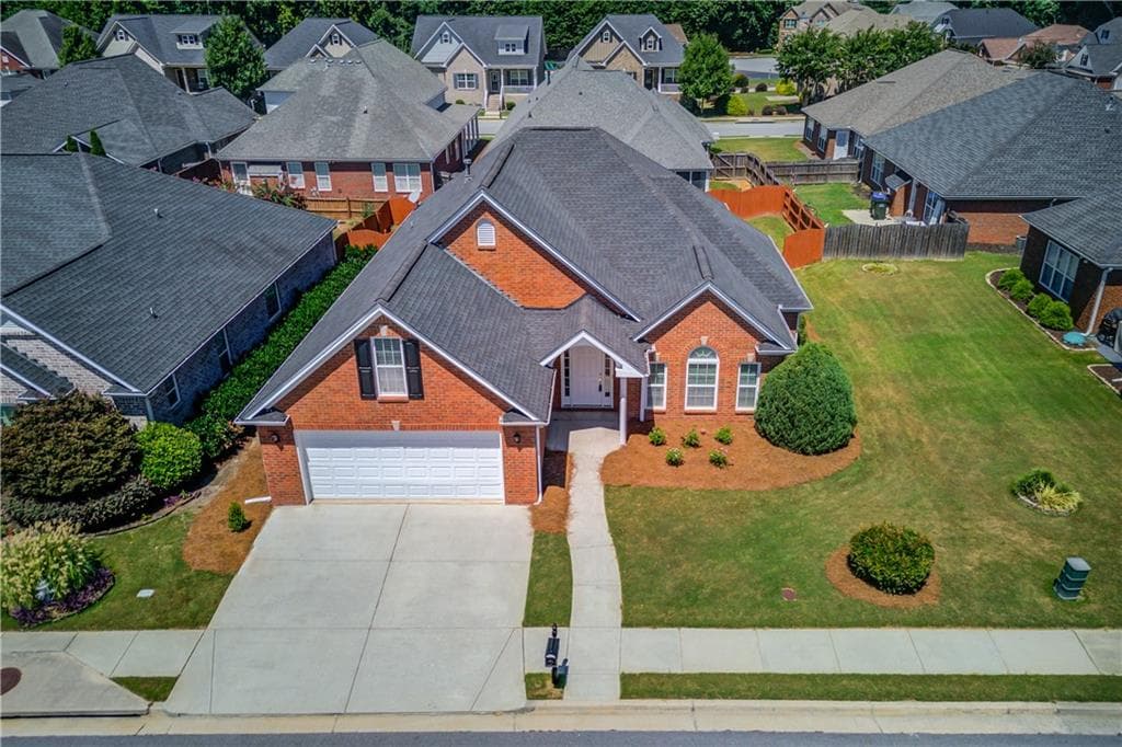 3 bedroom, 2 bathroom, 2,353 sq ft single family residence under contract at 2029 Wicker Wood Way, Snellville, GA 30078 — photo 3