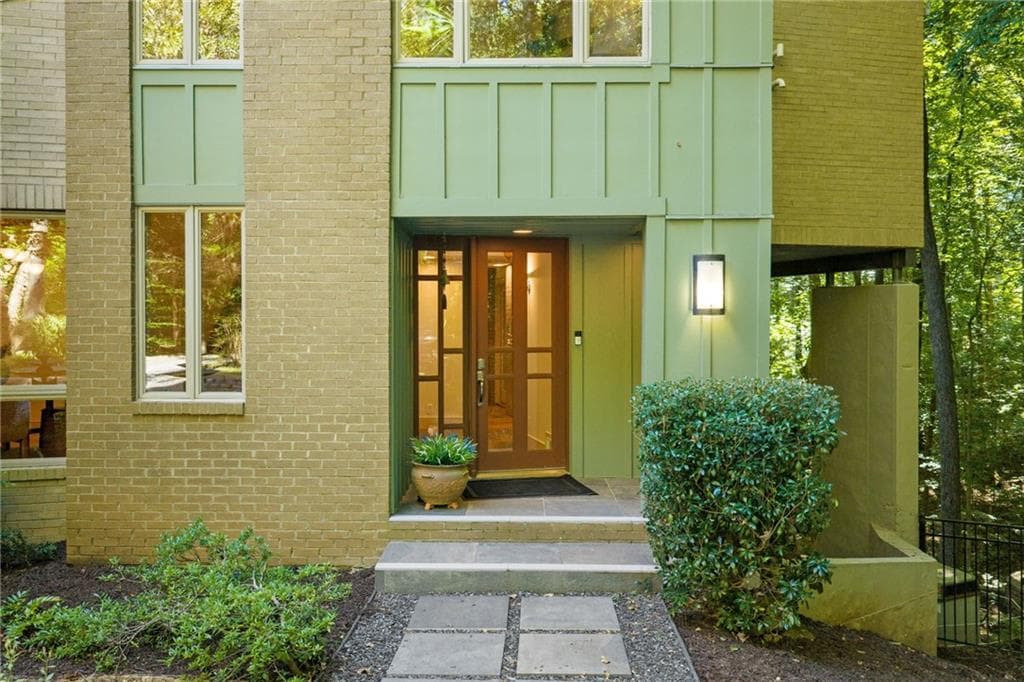3 bedroom, 3 bathroom, 4,041 sq ft single family residence under contract at 126 Nickajack Road, Mableton, GA 30126 — photo 2