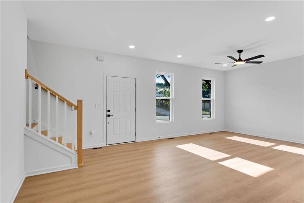 4 bedroom, 3 bathroom, 2,884 sq ft single family residence for sale at 3402 Ashford Loop, Ellenwood, GA 30294 — photo 4