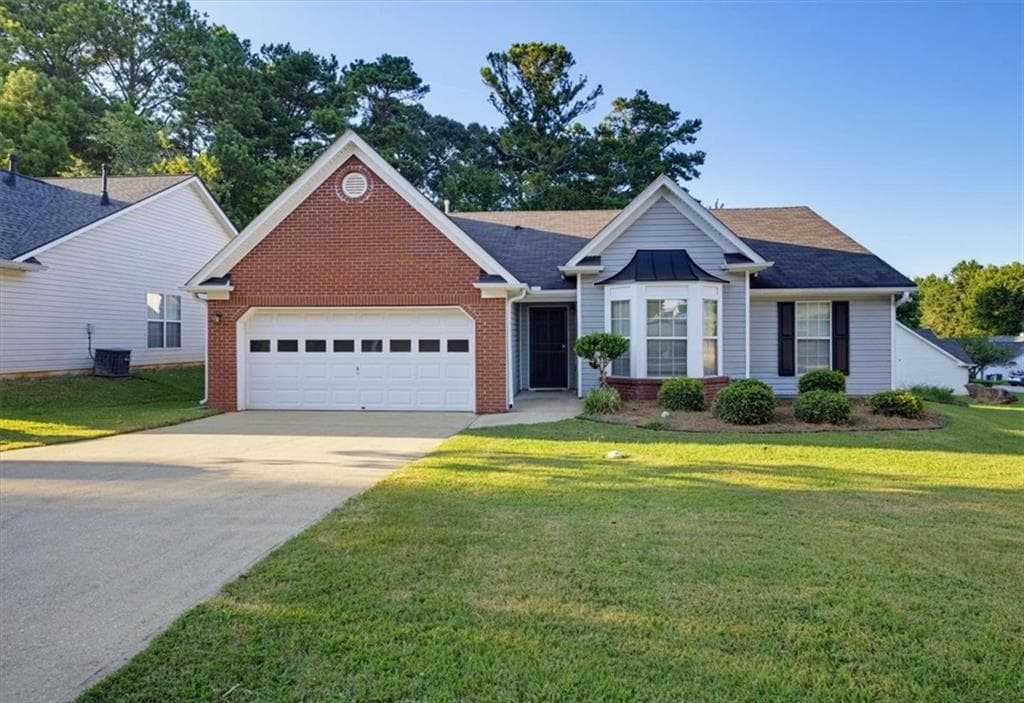 3 bedroom, 2 bathroom, 1,603 sq ft single family residence under contract at 6048 Hillvale Ct, Lithonia, GA 30058 — photo 2