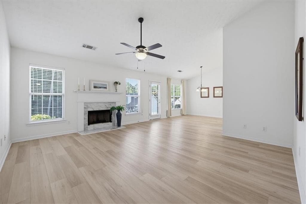 3 bedroom, 2 bathroom, 1,603 sq ft single family residence under contract at 6048 Hillvale Ct, Lithonia, GA 30058 — photo 10