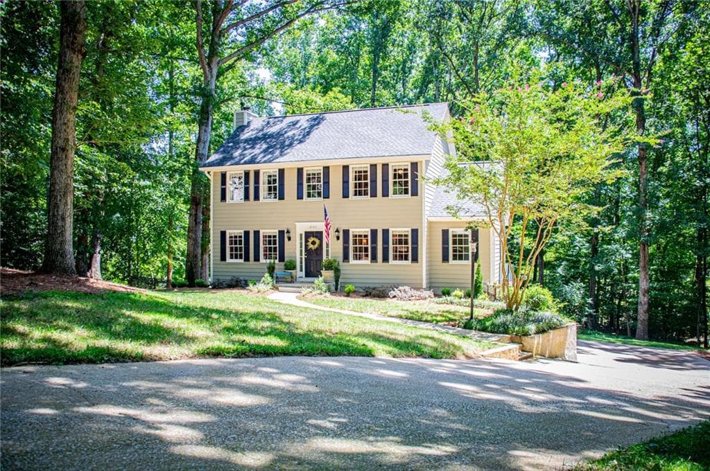 3 bedroom, 3 bathroom, 2,142 sq ft single family residence for sale at 3191 Cedardale Drive, Douglasville, GA 30135 — photo 2