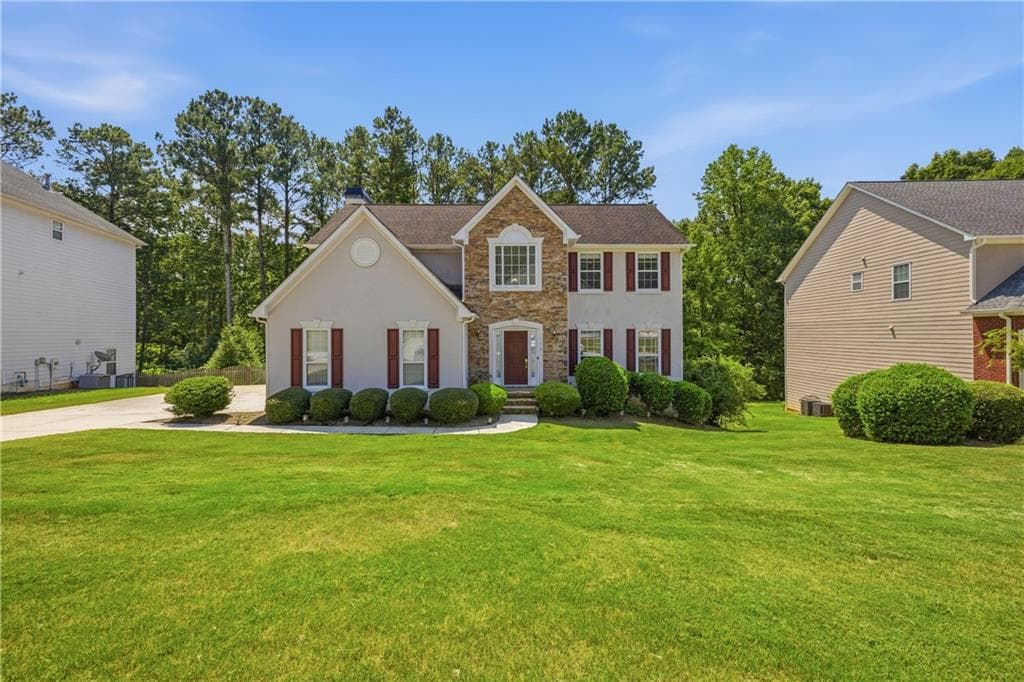 4 bedroom, 3 bathroom, 2,918 sq ft single family residence for sale at 110 S Links Drive, Covington, GA 30014 — photo 4