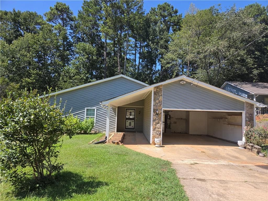 3 bedroom, 2 bathroom, 1,578 sq ft single family residence for rent at 3805 Bromolow Trail, Lawrenceville, GA 30044 for $1,800 a month — photo 1 of 9