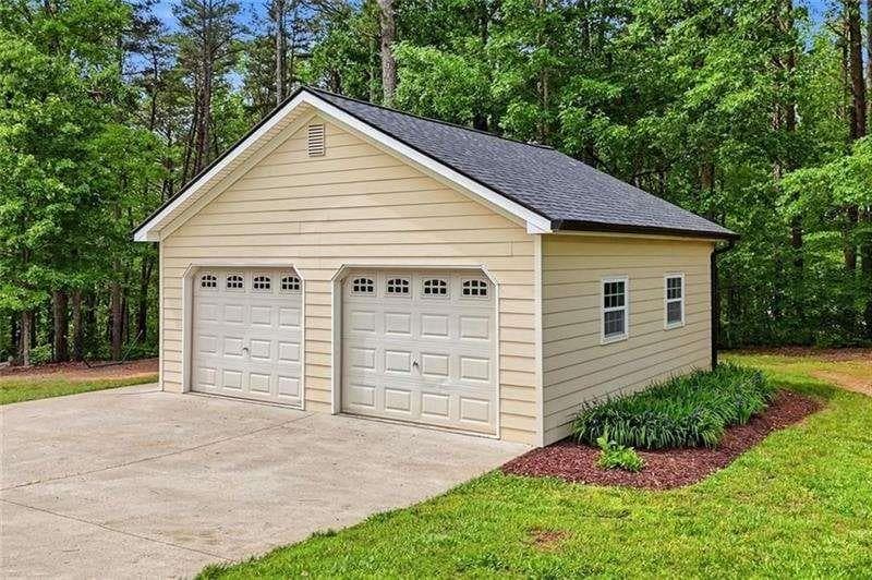 5 bedroom, 4 bathroom, 4,988 sq ft single family residence for sale at 2235 Lower Burris Road, Canton, GA 30114 — photo 5