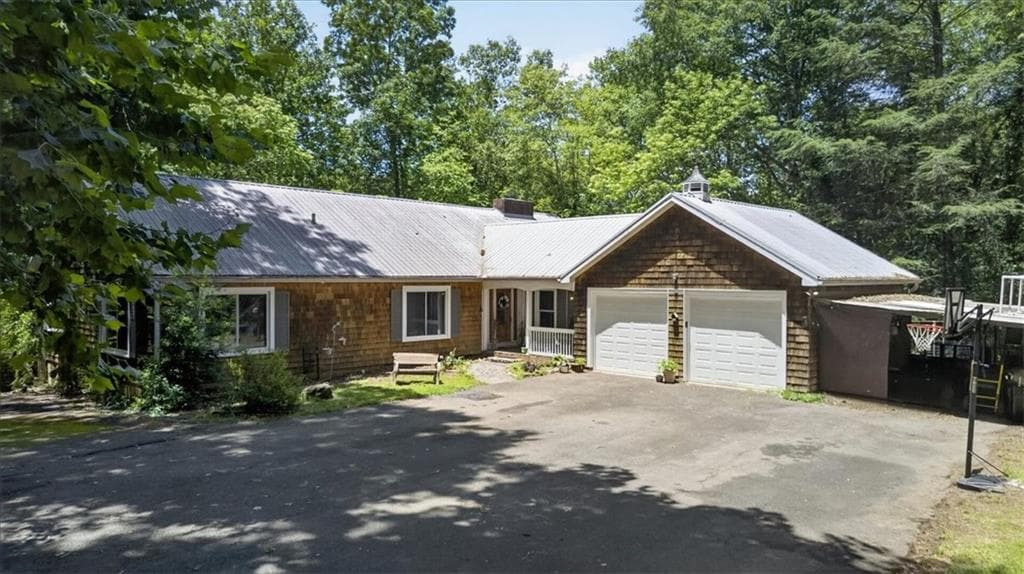 4 bedroom, 3 bathroom, 3,406 sq ft home for sale at 1965 Highway 52, Ellijay, GA