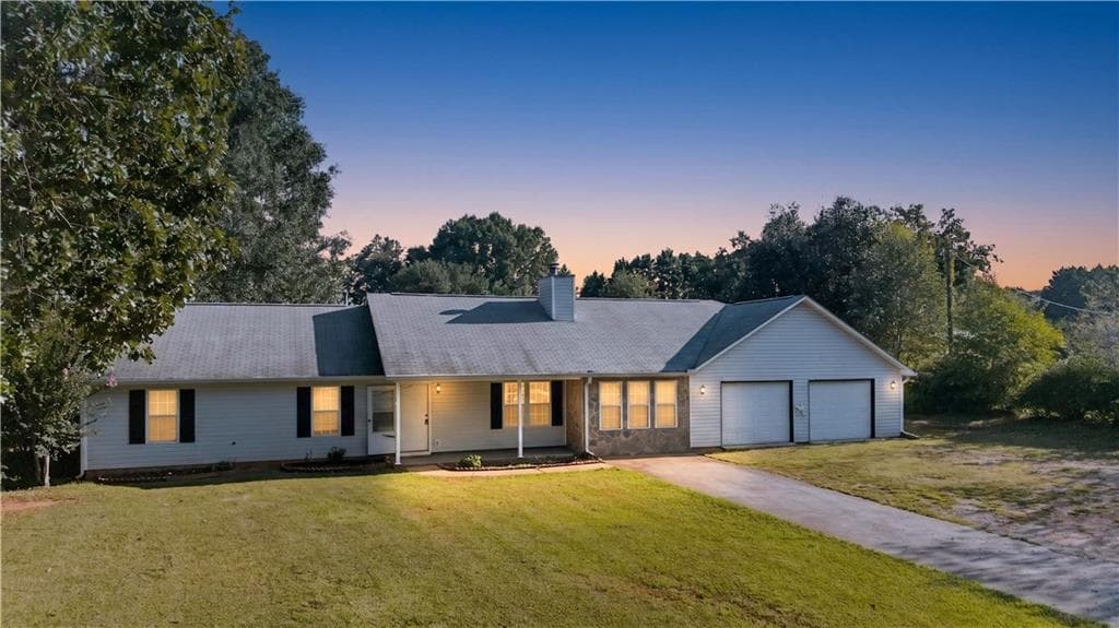 3 bedroom, 2 bathroom, 1,305 sq ft home for sale at 755 Peeksville Road, Locust Grove, GA