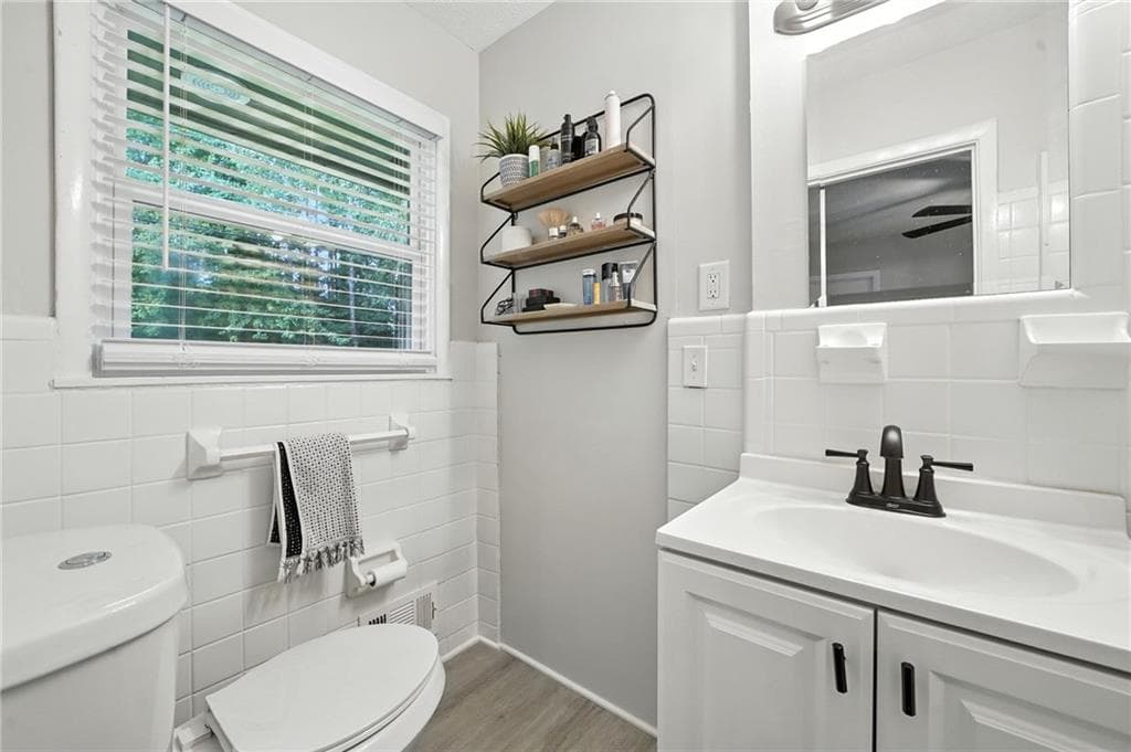duplex under contract at 933 Old Noonday Sch House Road, Marietta, GA 30066 — photo 9