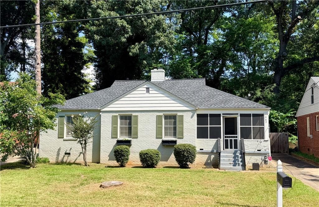 3 bedroom, 1 bathroom, 1,309 sq ft single family residence for sale at 463 Lynnhaven Drive, Atlanta, GA 30310 — photo 1 of 23
