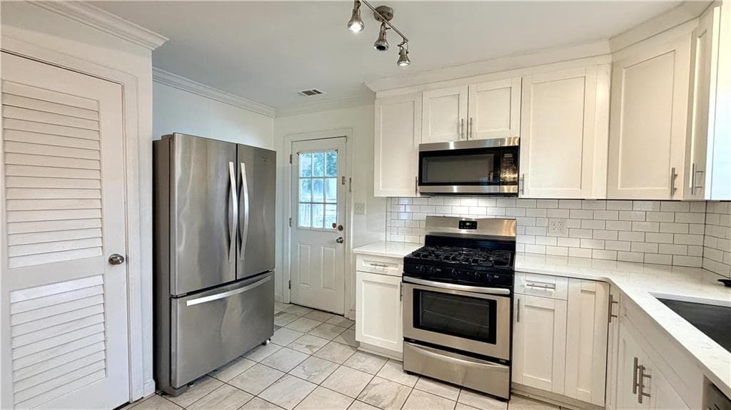 3 bedroom, 1 bathroom, 1,309 sq ft single family residence for sale at 463 Lynnhaven Drive, Atlanta, GA 30310 — photo 8