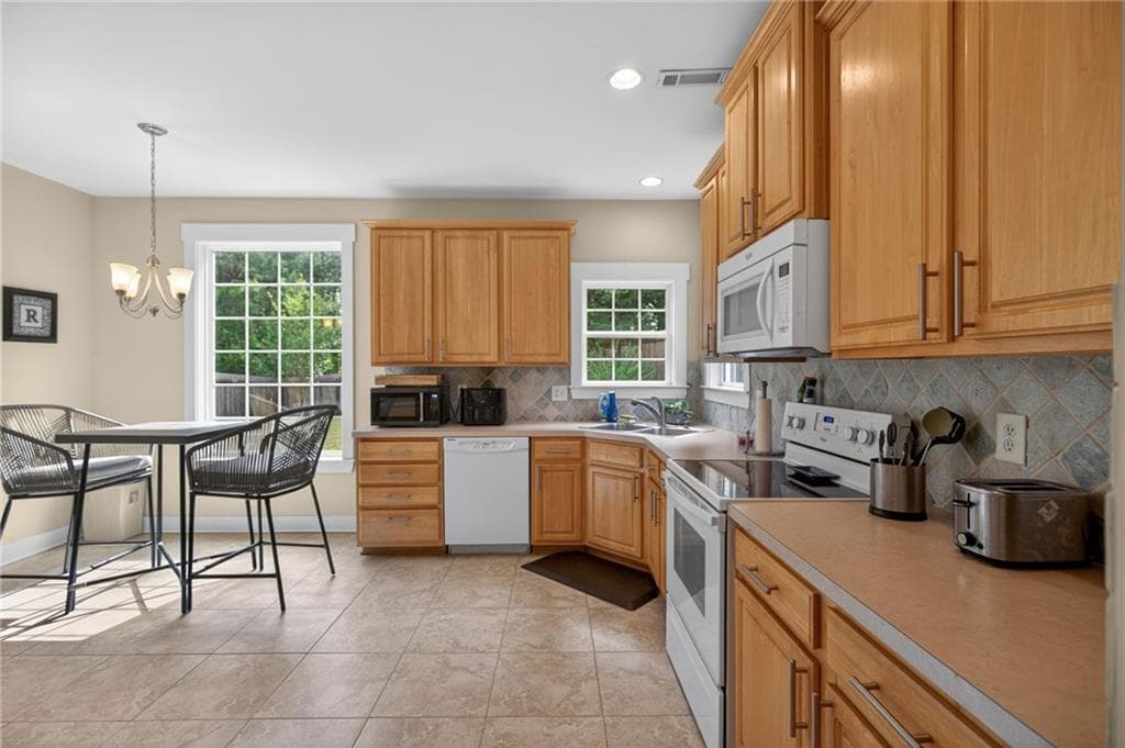 4 bedroom, 3 bathroom, 2,032 sq ft single family residence for sale at 507 Rippling Court, Temple, GA 30179 — photo 8