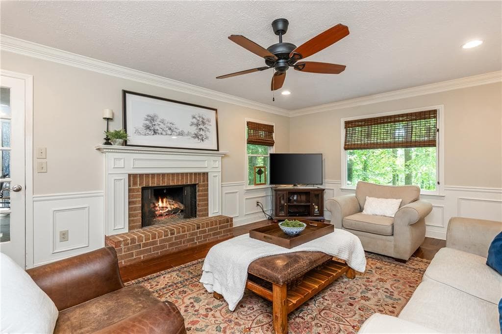 5 bedroom, 4 bathroom, 2,702 sq ft single family residence for sale at 4519 Lashley Court, Marietta, GA 30068 — photo 7