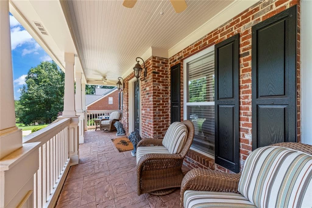 5 bedroom, 5 bathroom, 3,231 sq ft single family residence for sale at 5548 Ridgemoor Drive, Braselton, GA 30517 — photo 3
