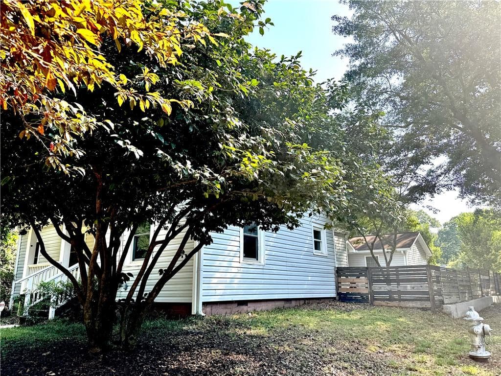 3 bedroom, 2 bathroom, 1,452 sq ft single family residence under contract at 562 Glenwood Place, Atlanta, GA 30316 — photo 2