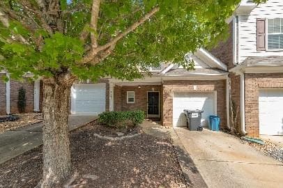 2 bedroom, 3 bathroom, 1,550 sq ft townhouse for rent at 3956 Princeton Lakes Way, Atlanta, GA 30331 for $1,775 a month — photo 1 of 15