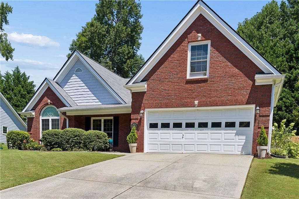 4 bedroom, 2 bathroom, 2,211 sq ft single family residence for sale at 1433 Prospect View Court, Lawrenceville, GA 30043 — photo 2