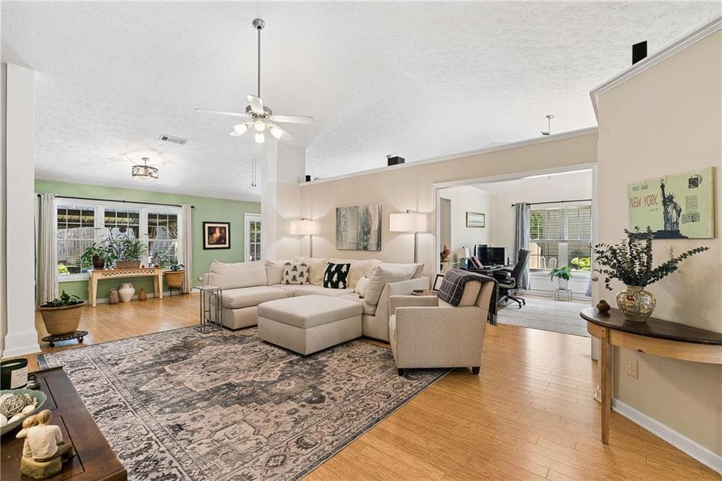 4 bedroom, 2 bathroom, 2,211 sq ft single family residence for sale at 1433 Prospect View Court, Lawrenceville, GA 30043 — photo 4