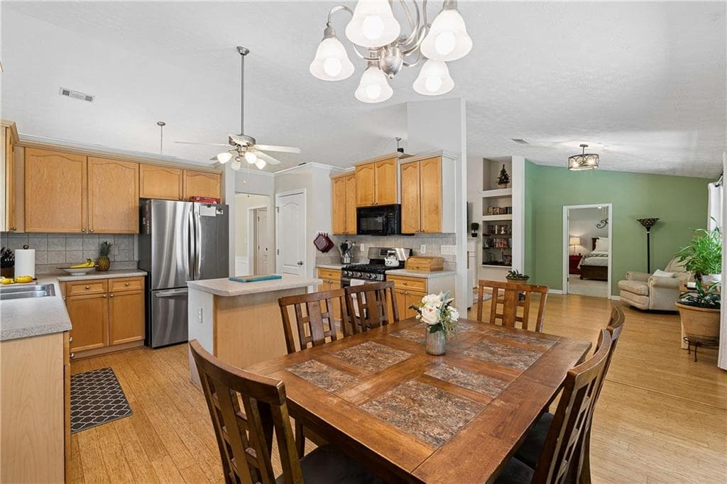 4 bedroom, 2 bathroom, 2,211 sq ft single family residence for sale at 1433 Prospect View Court, Lawrenceville, GA 30043 — photo 8