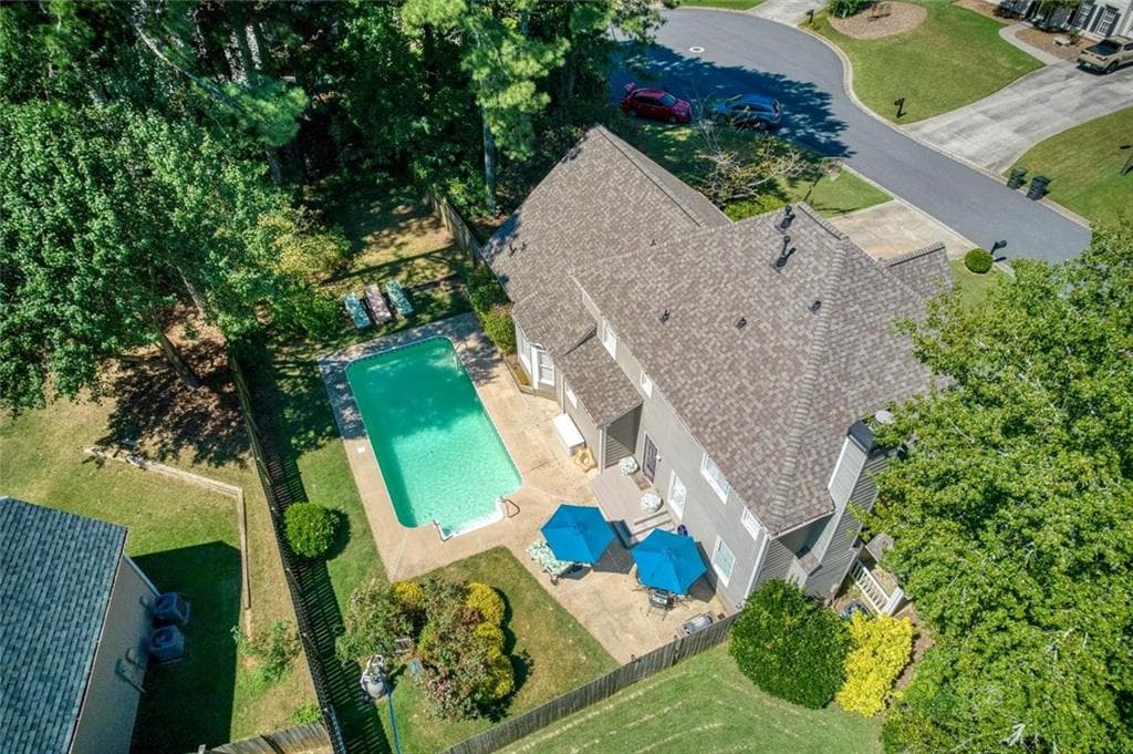 4 bedroom, 3 bathroom, 2,641 sq ft single family residence for sale at 6011 Fairlong Court, Acworth, GA 30101 — photo 2