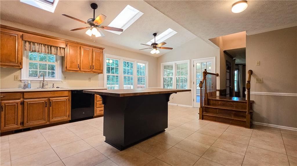 4 bedroom, 3 bathroom, 3,961 sq ft single family residence for sale at 709 Larkspur Boulevard, Acworth, GA 30102 — photo 4