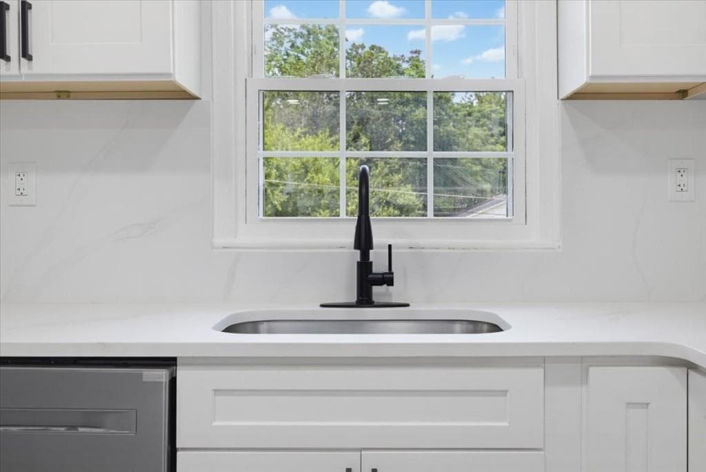 3 bedroom, 2 bathroom, 1,259 sq ft single family residence for sale at 2357 Cranbrooke Drive, Decatur, GA 30032 — photo 7