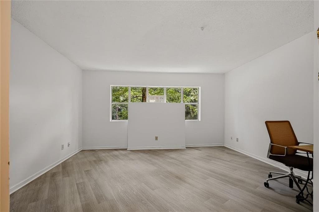 2 bedroom, 2 bathroom, 1,279 sq ft condominium for sale at 483 Sherman Way, Decatur, GA 30033 — photo 8