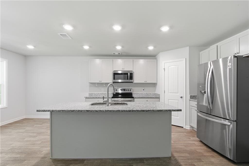 4 bedroom, 4 bathroom, 3,516 sq ft single family residence for sale at 522 Mountain Creek Drive, Maysville, GA 30558 — photo 2