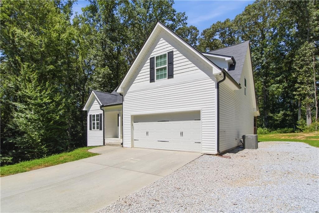 4 bedroom, 4 bathroom, 3,516 sq ft single family residence for sale at 522 Mountain Creek Drive, Maysville, GA 30558 — photo 6
