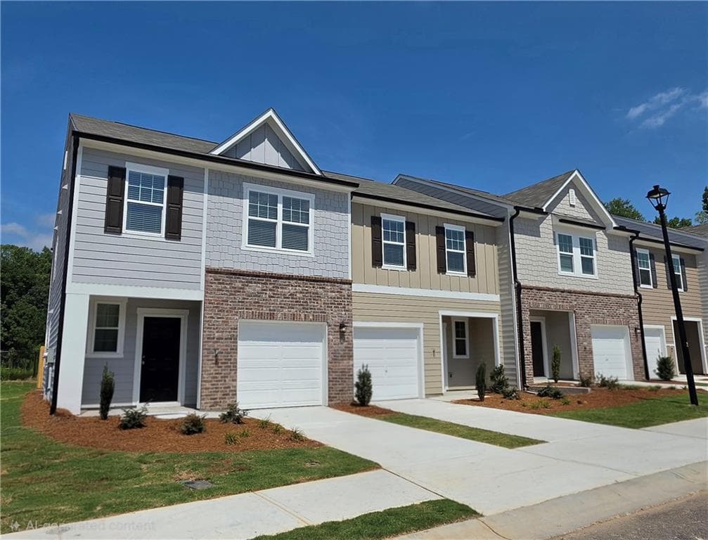 3 bedroom, 3 bathroom, 1,421 sq ft townhouse for sale at 1147 Lucienne Boulevard, Auburn, GA 30011