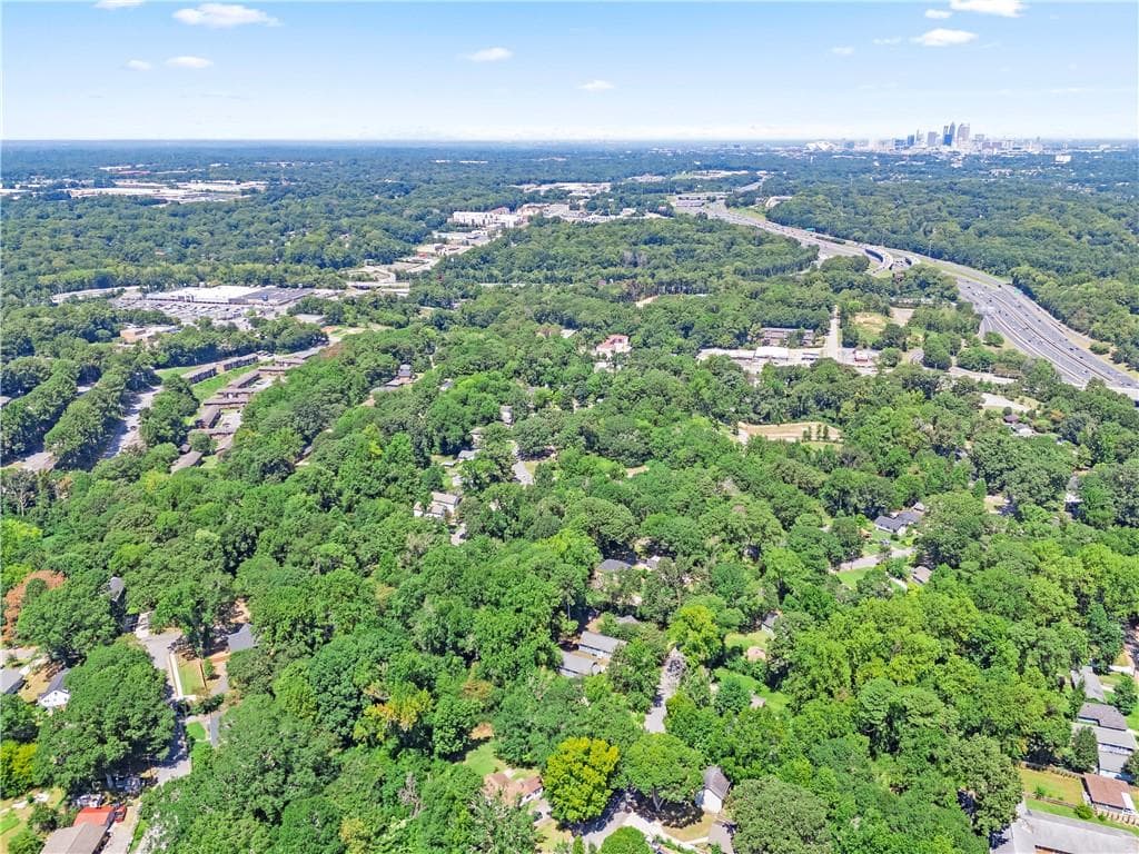 3 bedroom, 2 bathroom, 919 sq ft single family residence for sale at 2821 7th Street, Atlanta, GA 30315 — photo 4
