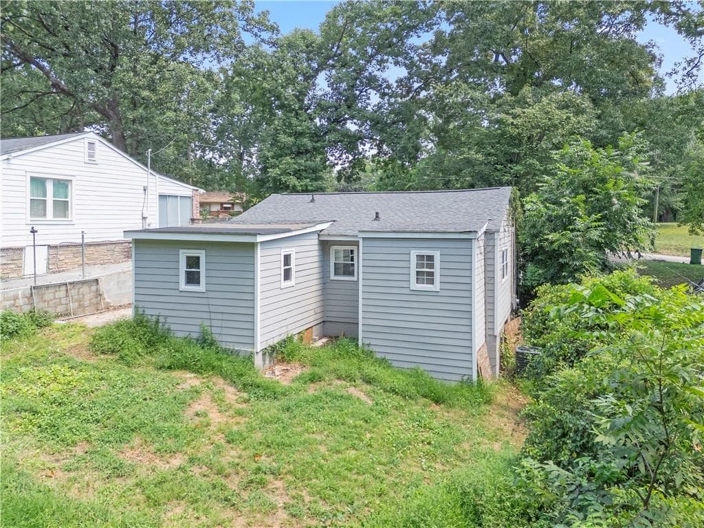 3 bedroom, 2 bathroom, 919 sq ft single family residence for sale at 2821 7th Street, Atlanta, GA 30315 — photo 7