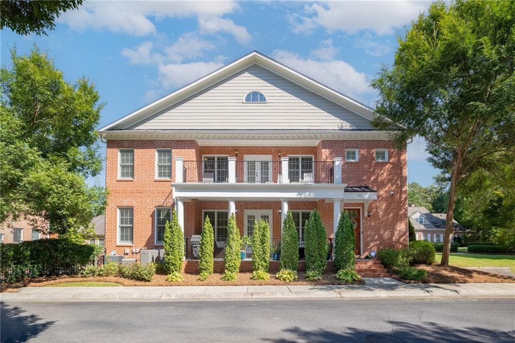 4 bedroom, 4 bathroom, 3,051 sq ft townhouse for sale at 1881 Manor Estate, Atlanta, GA 30341