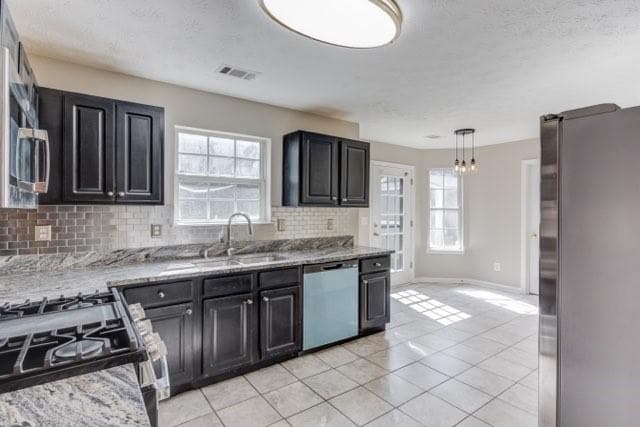 3 bedroom, 3 bathroom, 1,752 sq ft single family residence under contract at 971 Sugar Oak Lane, Lawrenceville, GA 30043 — photo 8