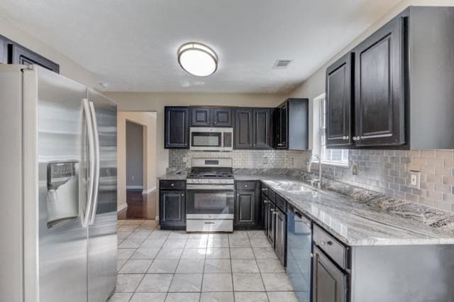 3 bedroom, 3 bathroom, 1,752 sq ft single family residence under contract at 971 Sugar Oak Lane, Lawrenceville, GA 30043 — photo 9