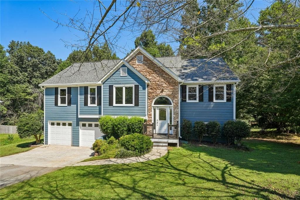 4 bedroom, 3 bathroom, 2,445 sq ft single family residence for sale at 270 Wentworth Drive, Canton, GA 30114 — photo 3