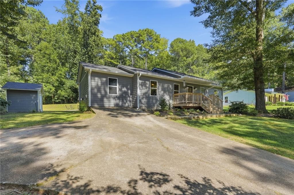 3 bedroom, 2 bathroom, 1,990 sq ft single family residence under contract at 5314 Sugar Ridge Drive, Buford, GA 30518 — photo 5