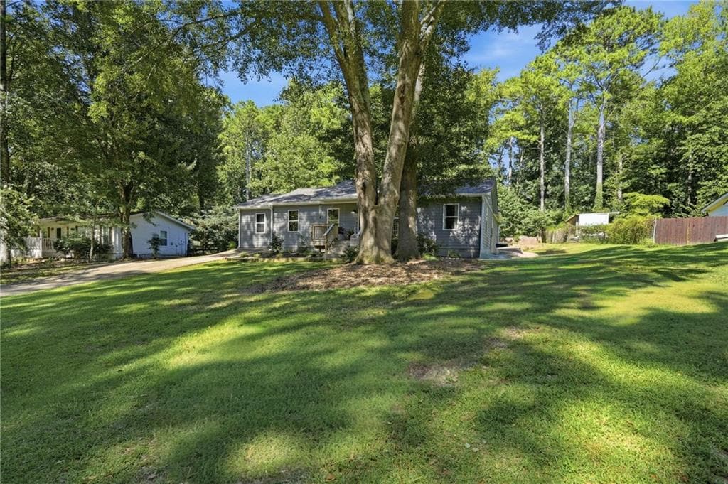 3 bedroom, 2 bathroom, 1,990 sq ft single family residence under contract at 5314 Sugar Ridge Drive, Buford, GA 30518 — photo 6
