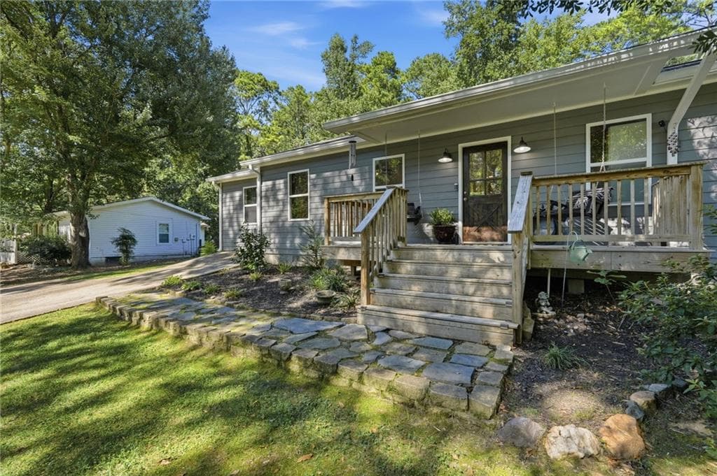 3 bedroom, 2 bathroom, 1,990 sq ft single family residence under contract at 5314 Sugar Ridge Drive, Buford, GA 30518 — photo 8