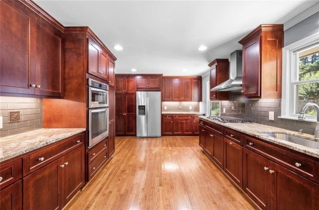 4 bedroom, 3 bathroom, 1,367 sq ft single family residence for sale at 392 Heritage Lane, Alpharetta, GA 30009 — photo 2