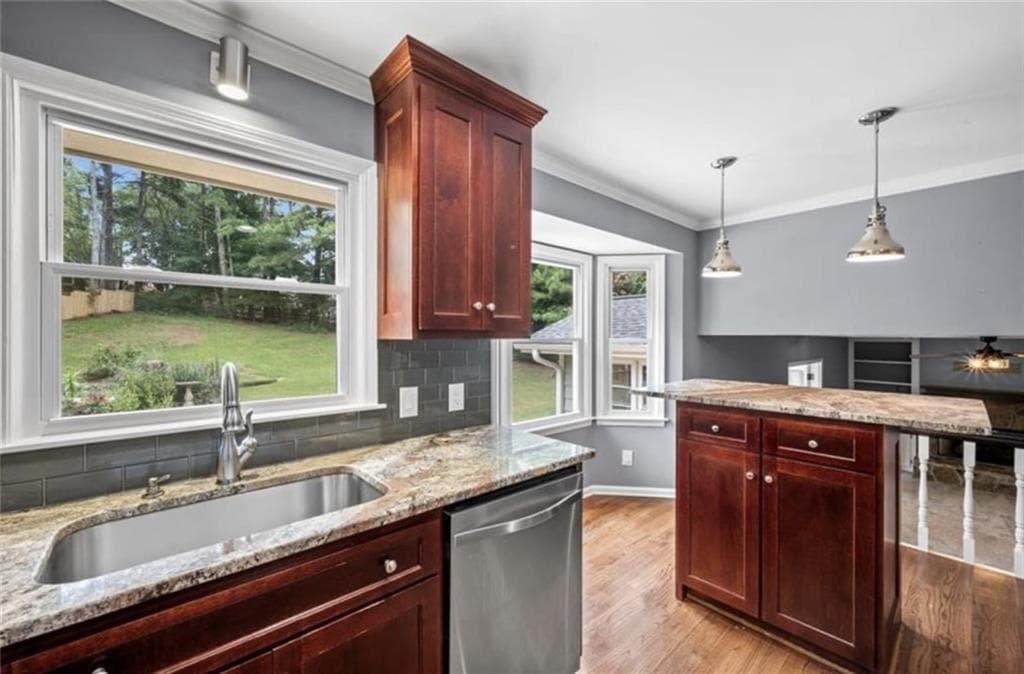 4 bedroom, 3 bathroom, 1,367 sq ft single family residence for sale at 392 Heritage Lane, Alpharetta, GA 30009 — photo 6