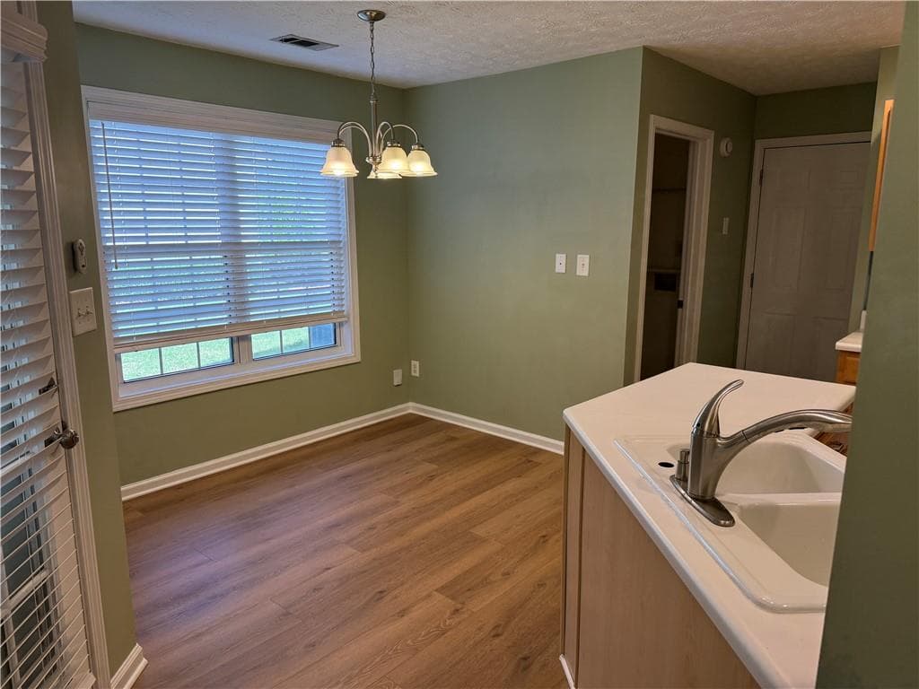 4 bedroom, 2 bathroom, 1,919 sq ft single family residence for rent at 509 Tannenhill Place, Sugar Hill, GA 30518 for $2,550 a month — photo 9
