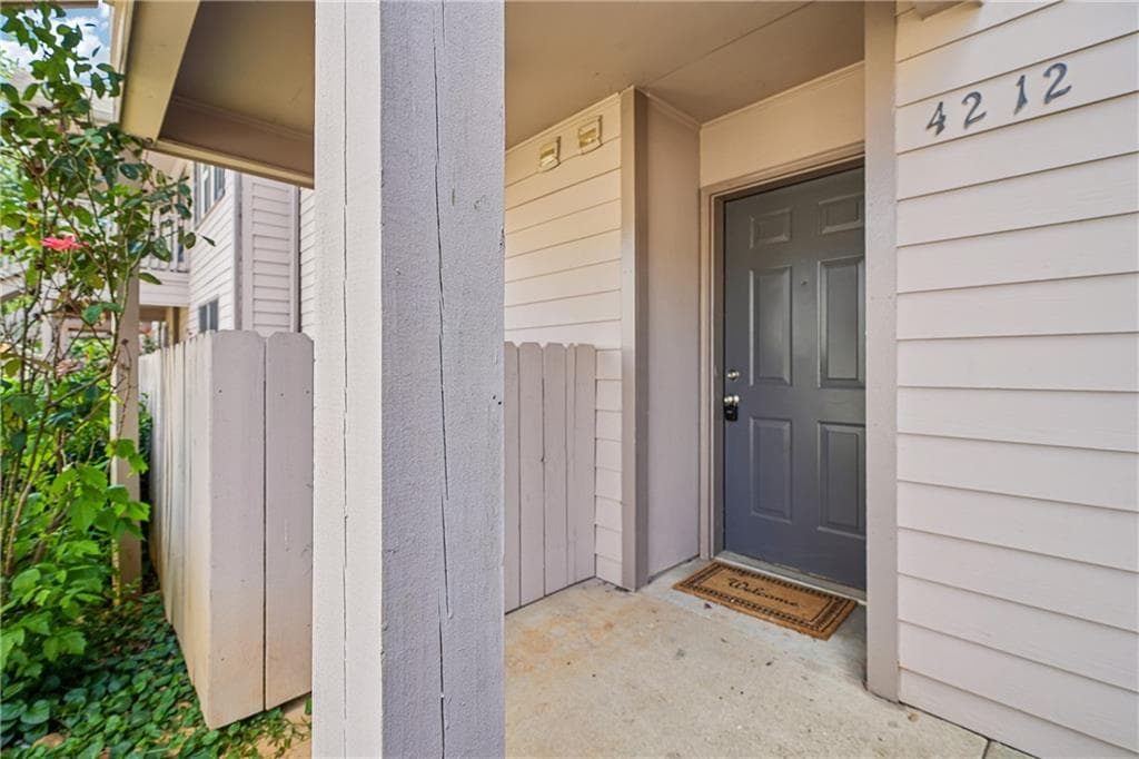 2 bedroom, 2 bathroom, 1,424 sq ft condominium under contract at 4212 Stillwater Drive, Duluth, GA 30096 — photo 6