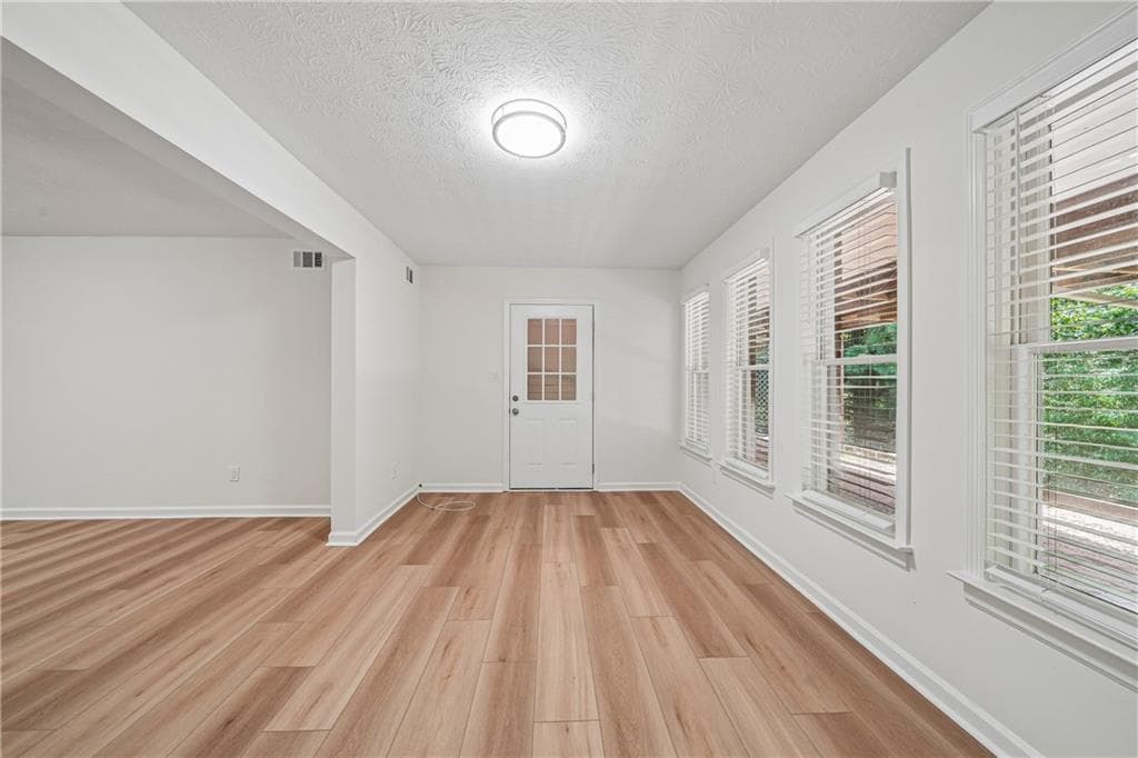 2 bedroom, 2 bathroom, 1,424 sq ft condominium under contract at 4212 Stillwater Drive, Duluth, GA 30096 — photo 7