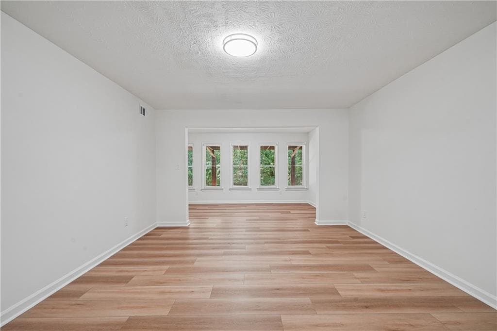 2 bedroom, 2 bathroom, 1,424 sq ft condominium under contract at 4212 Stillwater Drive, Duluth, GA 30096 — photo 9
