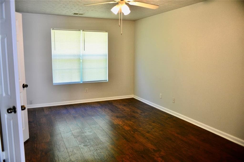 3 bedroom, 2 bathroom, 1,170 sq ft single family residence for sale at 4256 Viewpoint Lane, Ellenwood, GA 30294 — photo 7