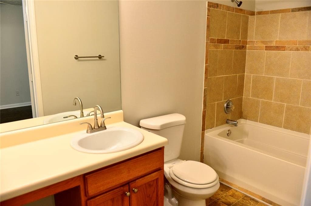 3 bedroom, 2 bathroom, 1,170 sq ft single family residence for sale at 4256 Viewpoint Lane, Ellenwood, GA 30294 — photo 8