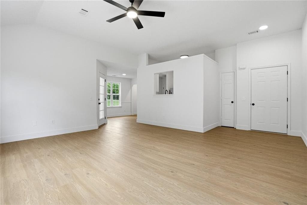 3 bedroom, 2 bathroom, 1,272 sq ft single family residence for sale at 653 Blair Court, Bethlehem, GA 30620 — photo 3